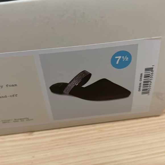 NWT Memory foam flats
HOLIDAY 🎄 flats with diamonds - Picture 2 of 2